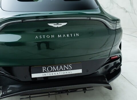 Aston Martin DBX 707 29