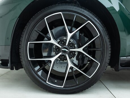 Aston Martin DBX 707