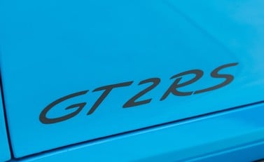 Porsche 911 GT2 RS Weissach (991) 37