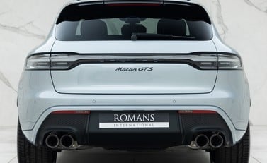 Porsche Macan GTS 5