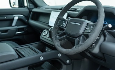 Land Rover Defender 90 V8 Carpathian Edition 10