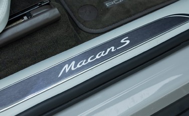 Porsche Macan S 26