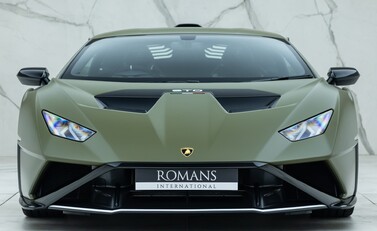 Lamborghini Huracan LP640-2 STO 4