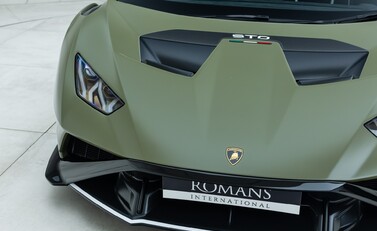 Lamborghini Huracan LP640-2 STO 28