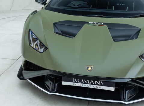 Lamborghini Huracan LP640-2 STO 28