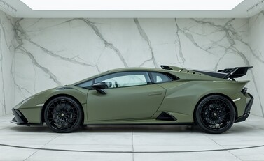 Lamborghini Huracan LP640-2 STO 2