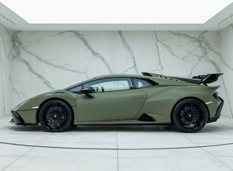 Lamborghini Huracan LP640-2 STO 2