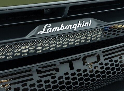 Lamborghini Huracan LP640-2 STO 50