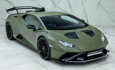 Lamborghini Huracan LP640-2 STO 8