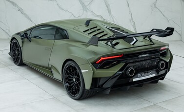 Lamborghini Huracan LP640-2 STO 9