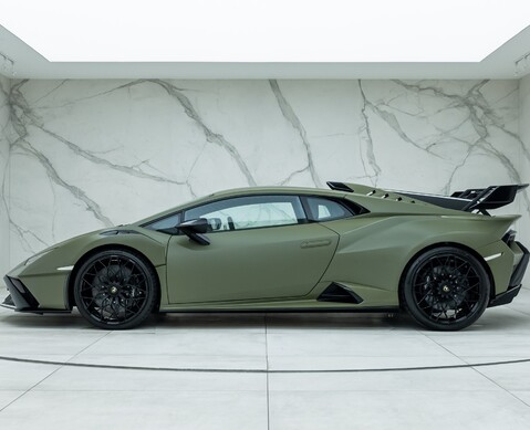 Lamborghini Huracan LP640-2 STO 