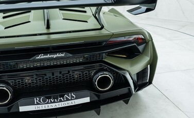 Lamborghini Huracan LP640-2 STO 29