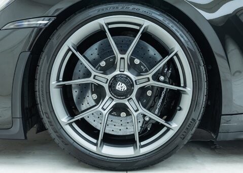 Porsche 911 GT3 Touring (992)