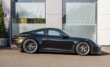 Porsche 911 GT3 Touring (992) 4