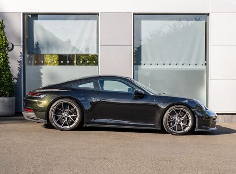 Porsche 911 GT3 Touring (992) 4