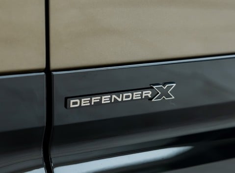 Land Rover Defender 110 X P400 30