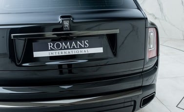 Rolls-Royce Cullinan Black Badge 35