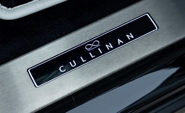 Rolls-Royce Cullinan Black Badge 29
