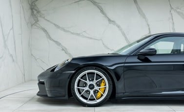 Porsche 911 GT3 (992) 37