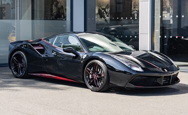 Ferrari 488 GTB Tailor Made 2