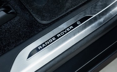 Land Rover Range Rover P530 SV 28