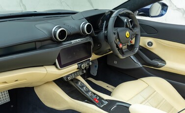 Ferrari Portofino M 18