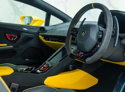 Lamborghini Huracan Tecnica 10
