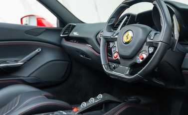 Ferrari 488 SPIDER 13