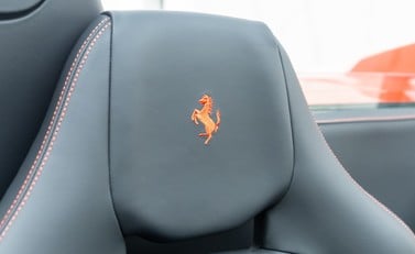 Ferrari 488 SPIDER 16