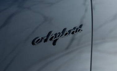 Porsche Cayenne V6 E-Hybrid PLATINUM EDITION 33