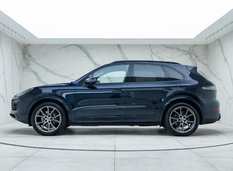 Porsche Cayenne V6 E-Hybrid PLATINUM EDITION 2