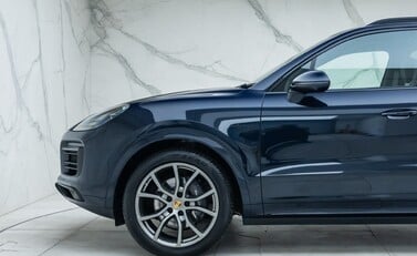 Porsche Cayenne V6 E-Hybrid PLATINUM EDITION 38