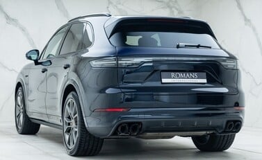 Porsche Cayenne V6 E-Hybrid PLATINUM EDITION 7