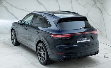 Porsche Cayenne V6 E-Hybrid PLATINUM EDITION 9