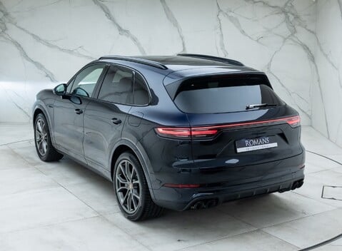 Porsche Cayenne V6 E-Hybrid PLATINUM EDITION 9