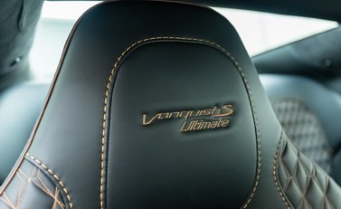 Aston Martin Vanquish S Ultimate 13