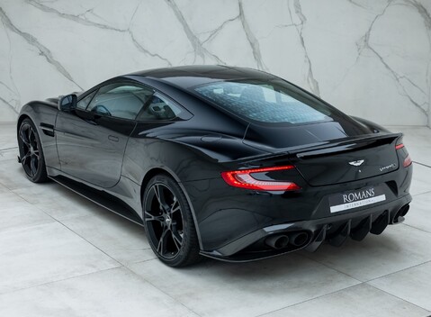 Aston Martin Vanquish S Ultimate 8