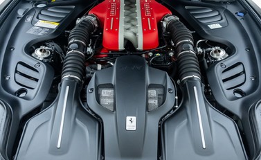 Ferrari GTC4 Lusso V12 41