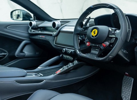 Ferrari GTC4 Lusso V12 10