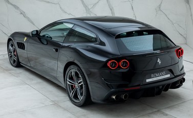 Ferrari GTC4 Lusso V12 7