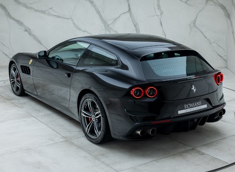 Ferrari GTC4 Lusso V12 7