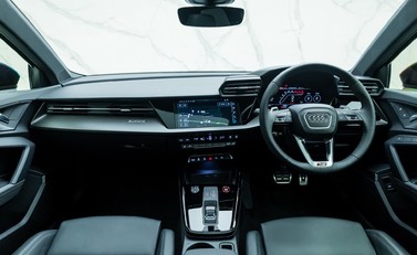 Audi RS3 SPORTBACK VORSPRUNG 18