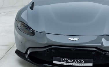 Aston Martin Vantage 22