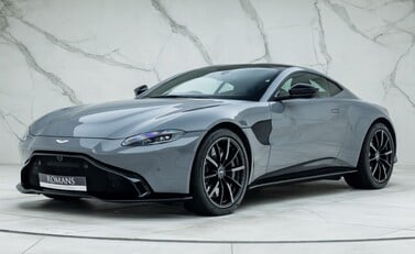 Aston Martin Vantage 1