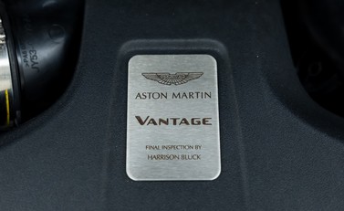 Aston Martin Vantage 33