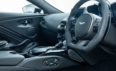 Aston Martin Vantage 10
