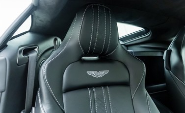 Aston Martin Vantage 12