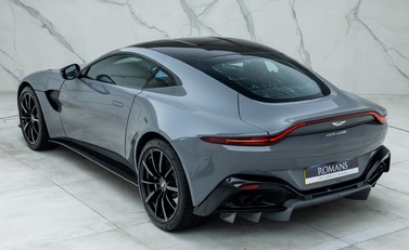 Aston Martin Vantage 9