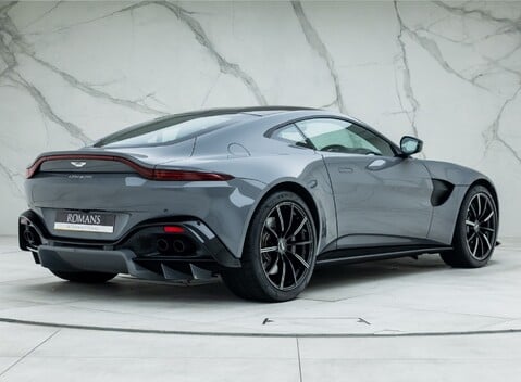 Aston Martin Vantage 3