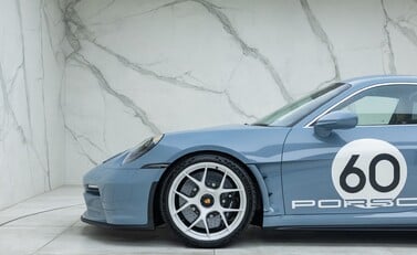 Porsche 911 S/T 49